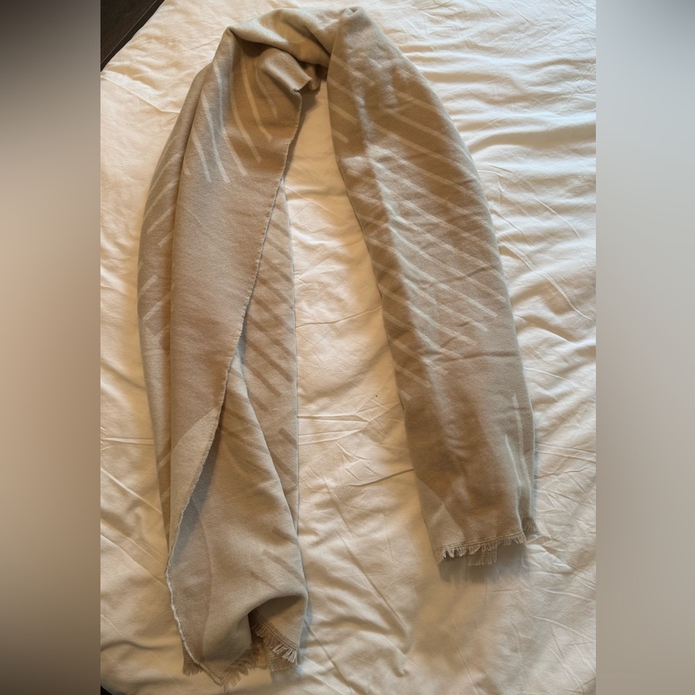 Zara beige and cream scarf